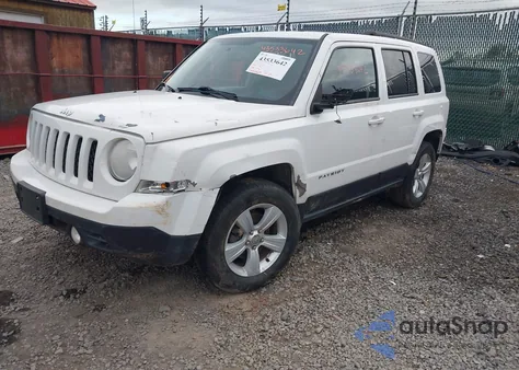 2013 Jeep Patriot Latitude z USA, uszkodzony, nr VIN 1C4NJRFBXDD212614